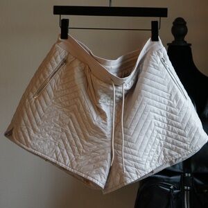 Athleta Quilted Light Tan Women's Athletic Shorts